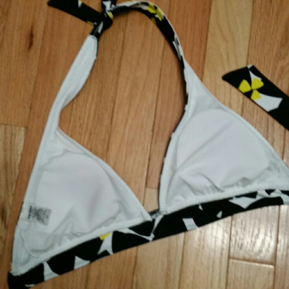 Old Navy Halter Swimsuit Top - Picture 2 of 3